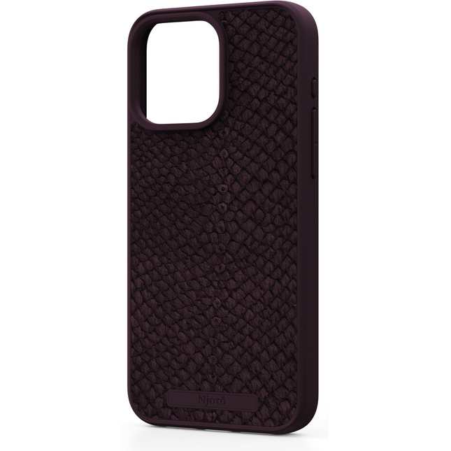Njord Collections Case iPhone 15 Pro Max zalmleder textuur close-up