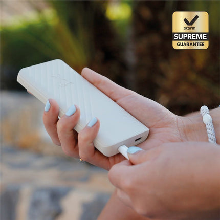 Xtorm 15W Go2 FastCharge Powerbank 10.000 mAh - Ash White - XG2100U